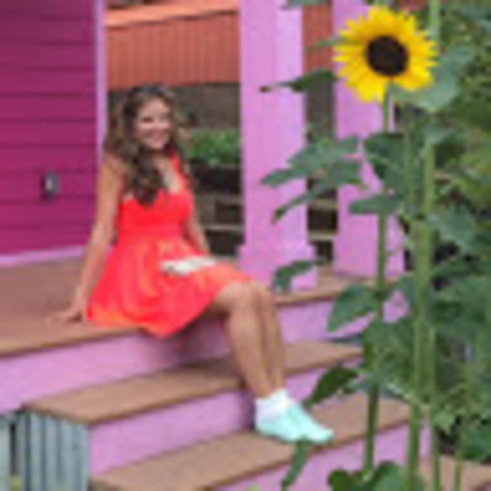 Meet your Posher, Holly